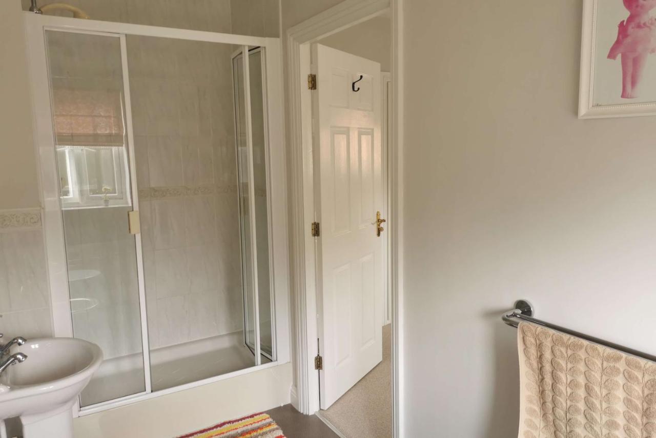 Walton Crescent Bed & Breakfast Winford Eksteriør bilde